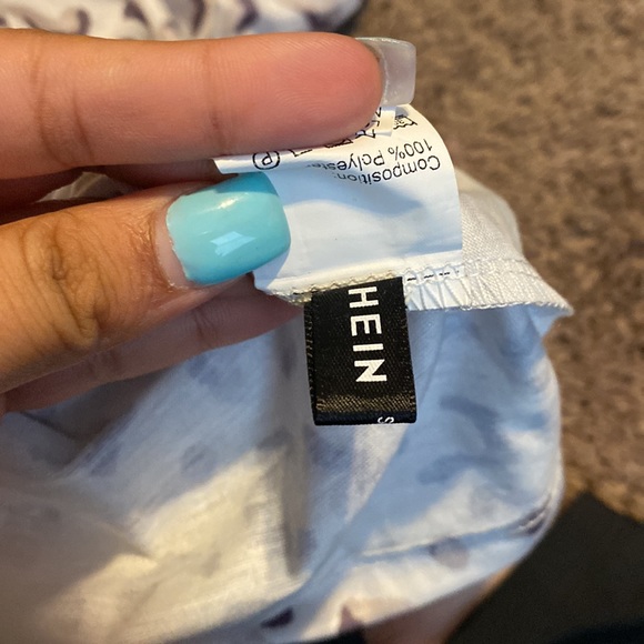 tee shirt, cheetah and snake print, cute shoulder cut out - Picture 2 of 2